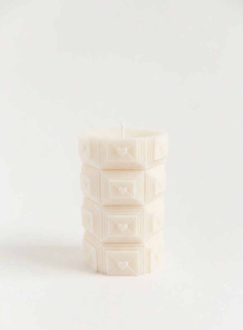 Dekoratīva rapšu vaska svece "Love Letter" 215gr