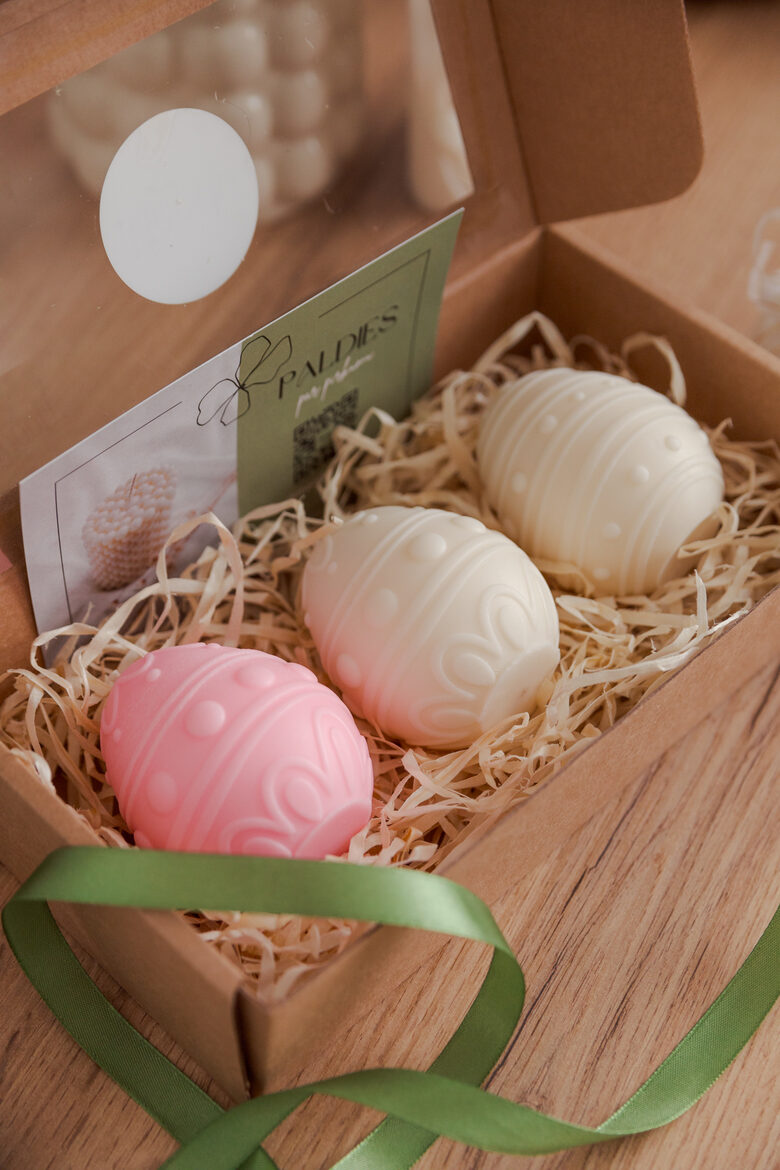 Dekoratīva rapšu vaska svece olas formā 1 gab. 135gr