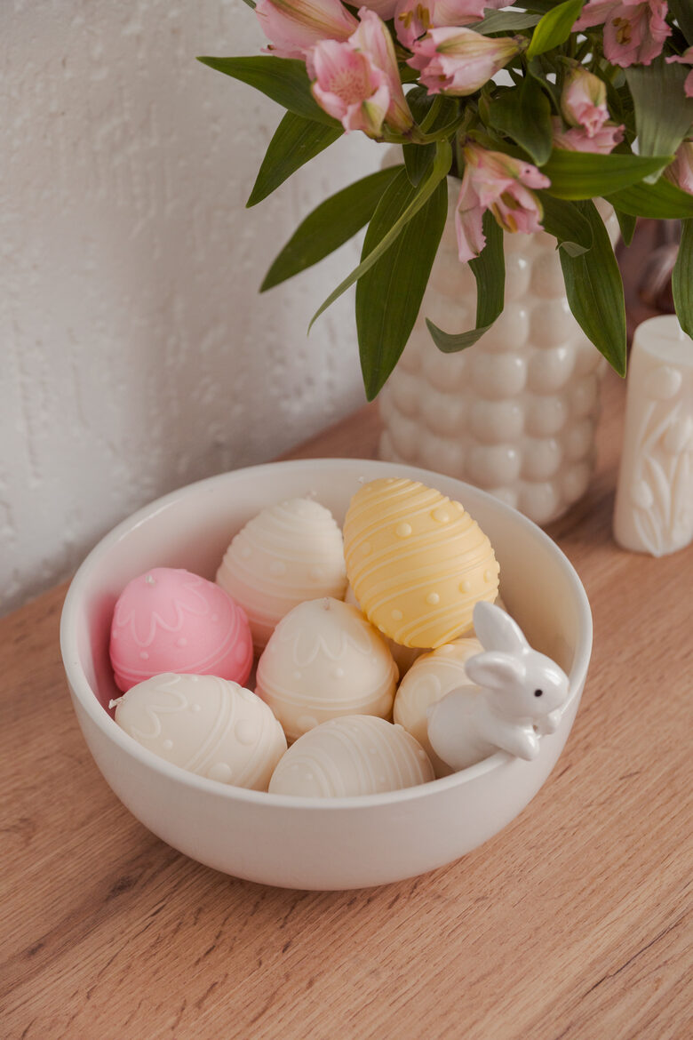 Komplekts - dekoratīvas olas formas rapšu vaska sveces 135gr x3