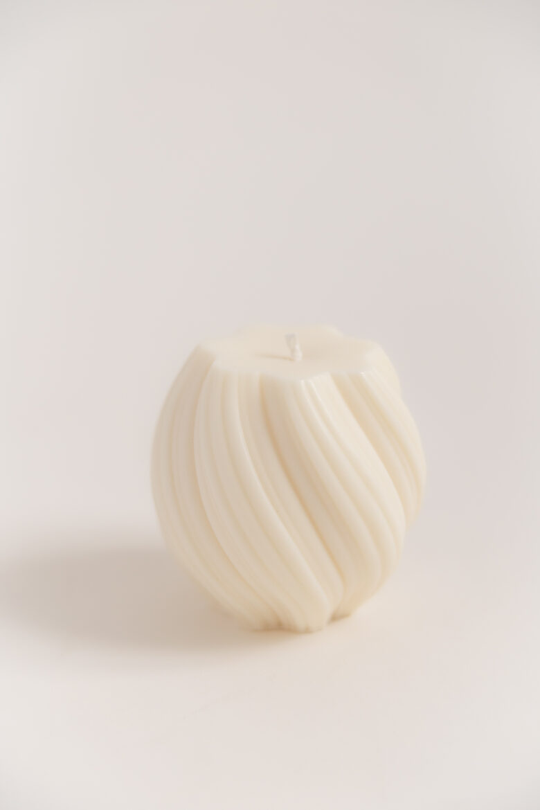 Lielā "Wave" dekoratīvā svece 335gr