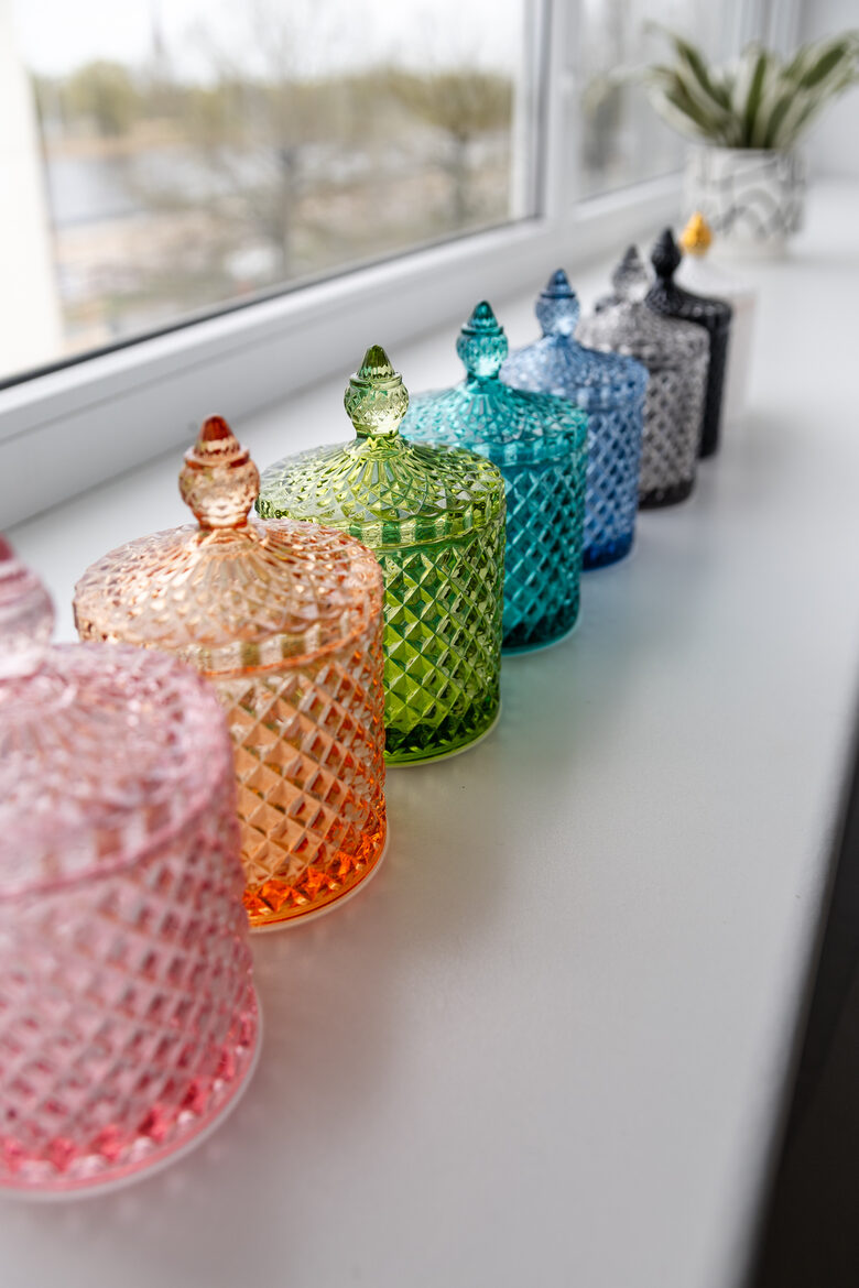 BEZ aromāta sojas vaska svece stikla traukā ar vāku