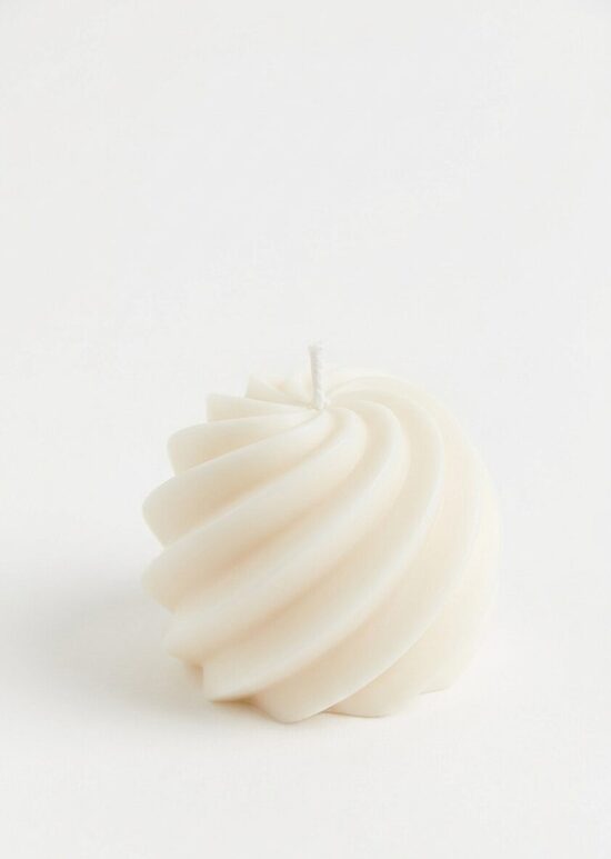 Dekoratīva rapšu vaska svece “Zefīrs” 100gr