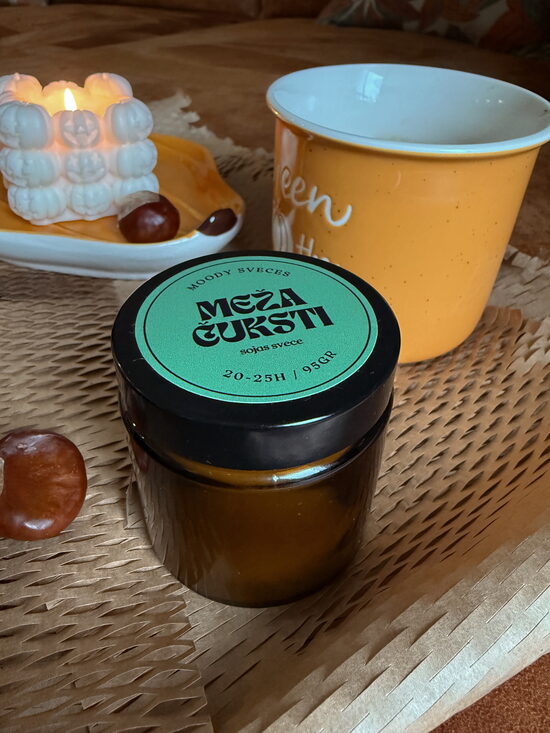 Meža Čuksti aromātiska sojas vaska svece brunā stikla burciņā ar vāku - zaļā tēja, salvija